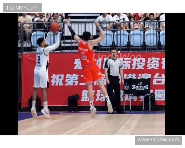杨曦皓首秀亮眼贡献18+10+5帽 帮助福建男篮大胜香港汉友 杨曦皓首秀亮眼贡献18+10+5帽 帮助福建男篮大胜香港汉友